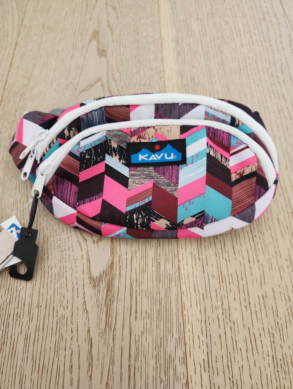 Kavu Spectator Fanny Pack Sunset Blocks